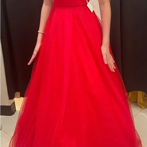 Elegant formal Red Dress - Picture 1 of 5